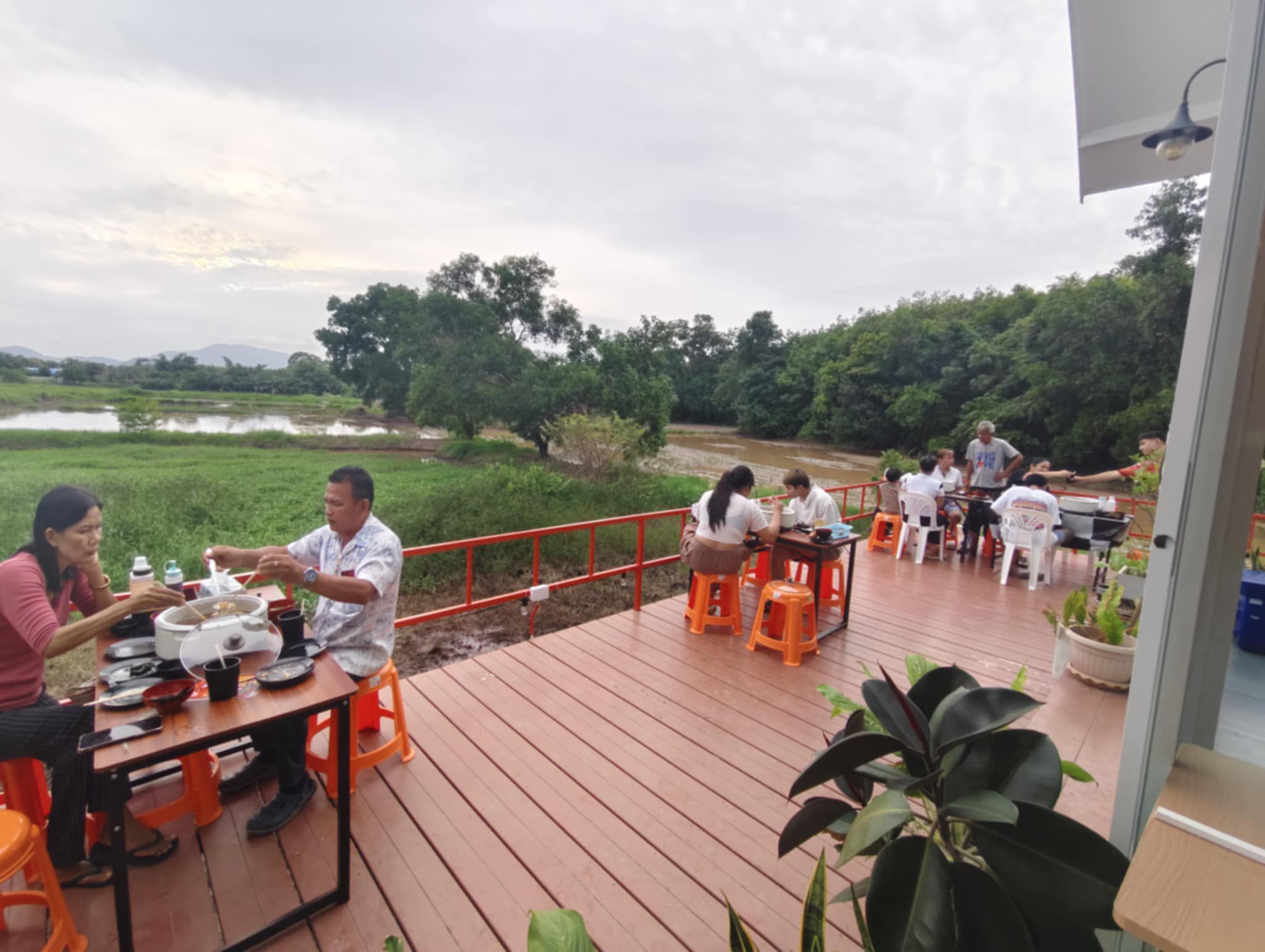 ร้านกาแฟนนนาเนีย คาเฟ่ สวนสน ระยอง